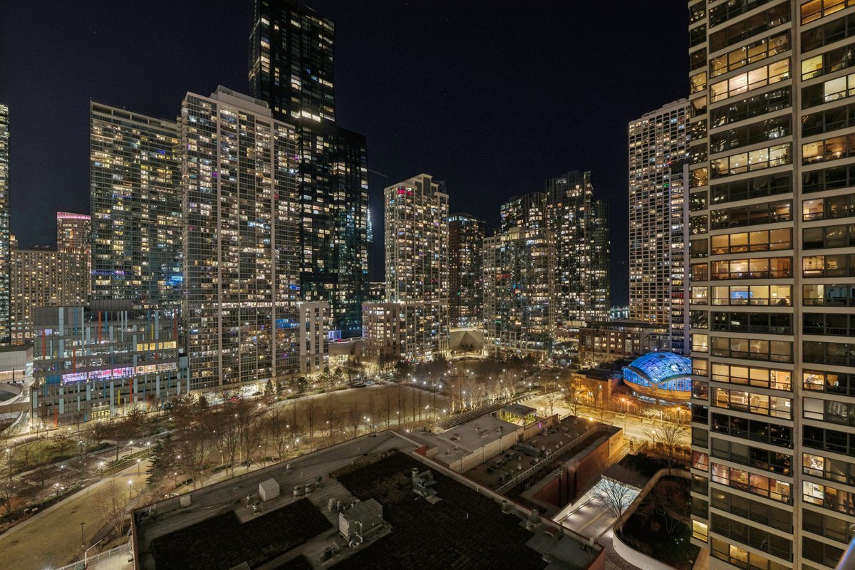 340 E Randolph Street Unit: 906