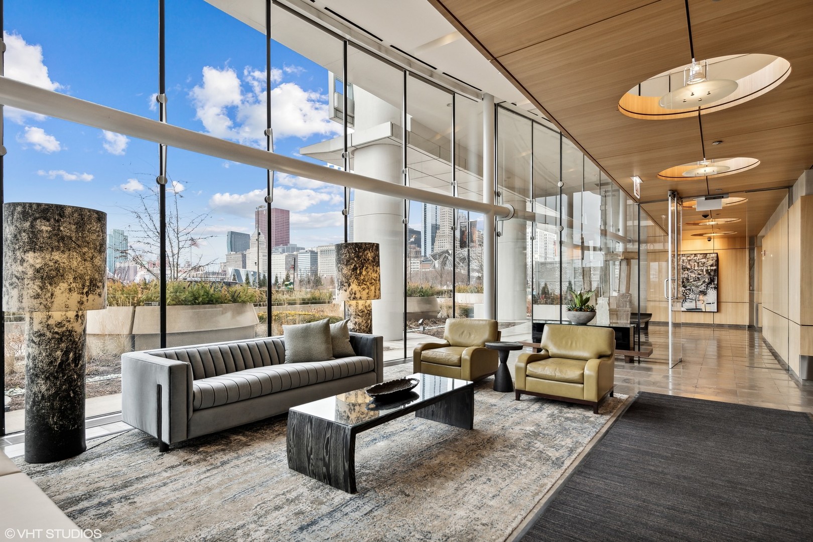 340 E Randolph Street Unit: 906
