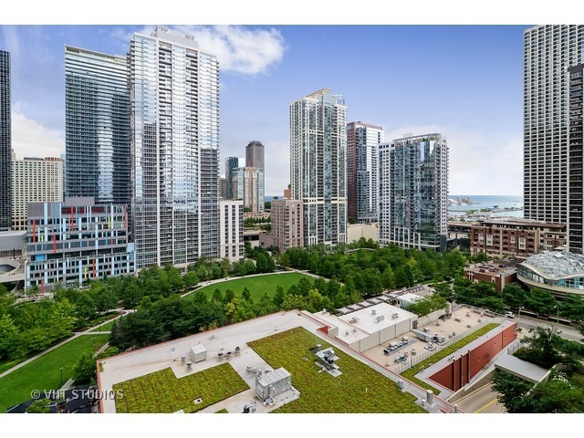 340 E Randolph Street Unit: 906
