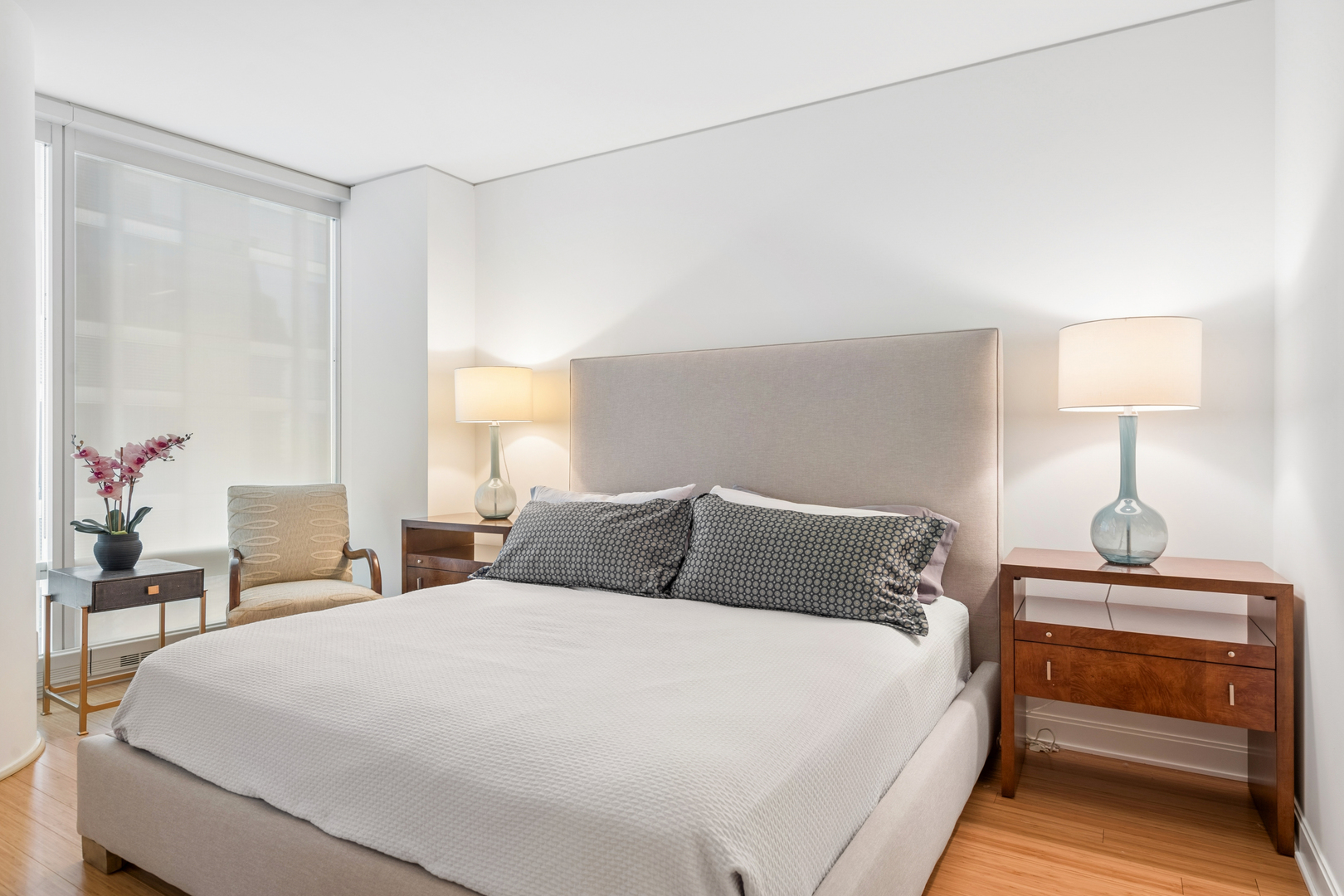 340 E Randolph Street Unit: 906
