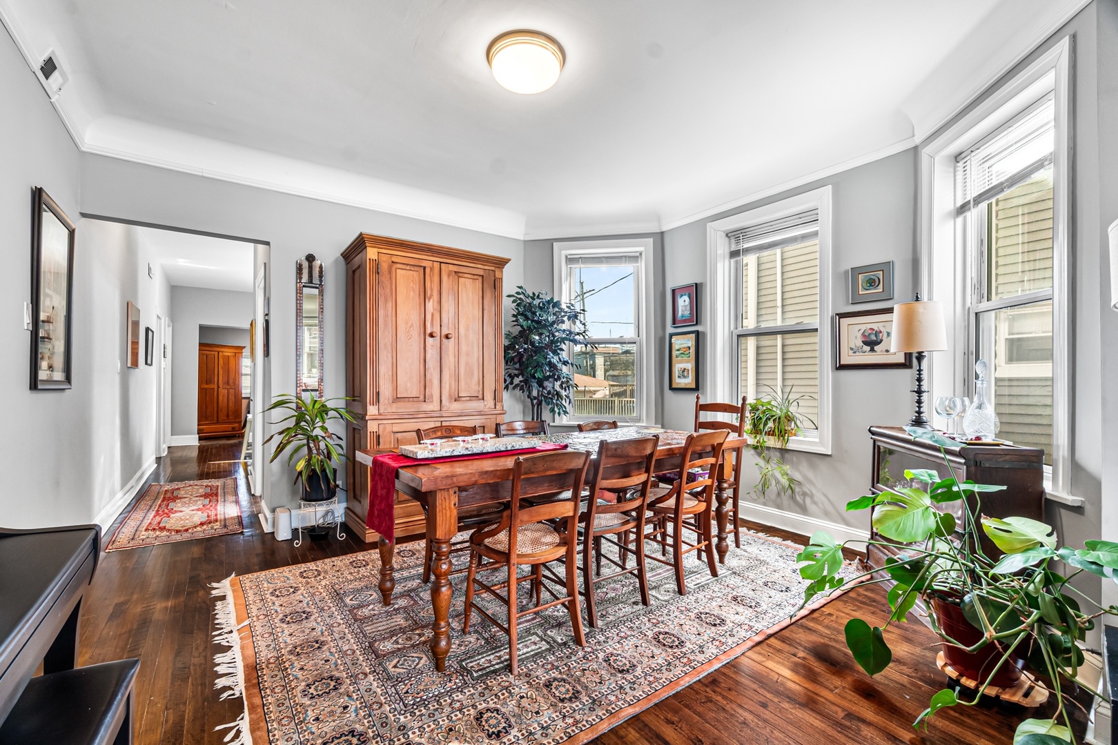 4021 N Whipple Street