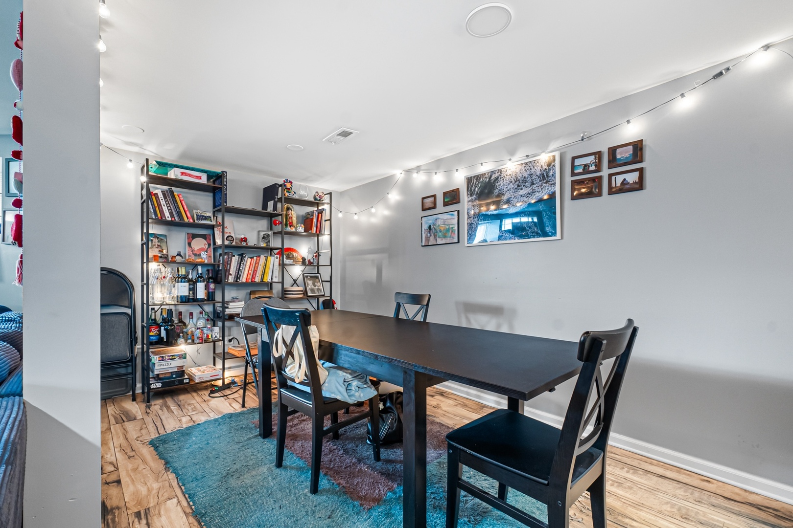 4021 N Whipple Street