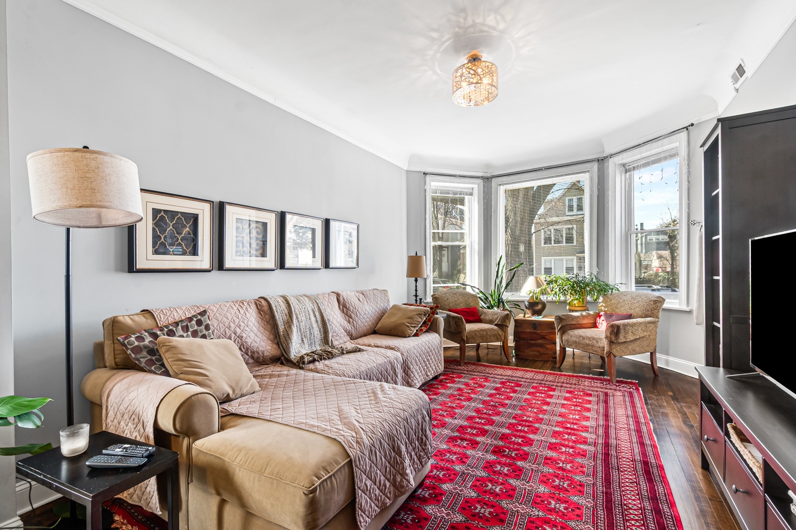 4021 N Whipple Street