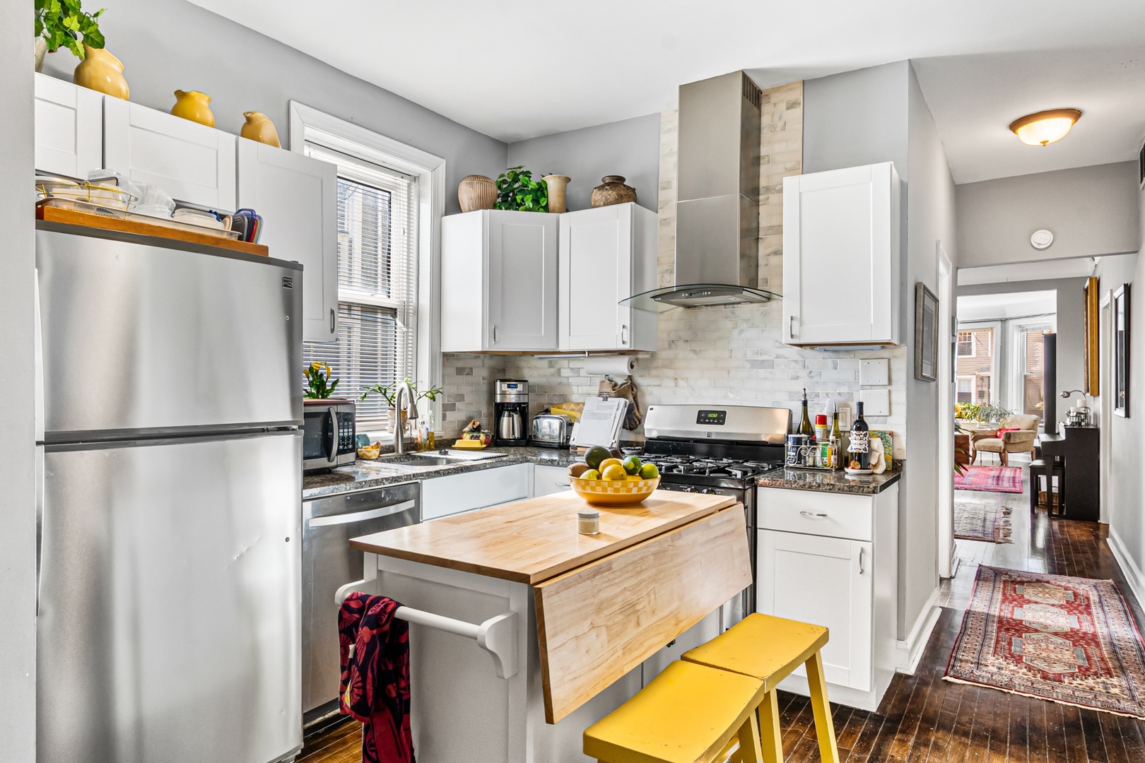 4021 N Whipple Street