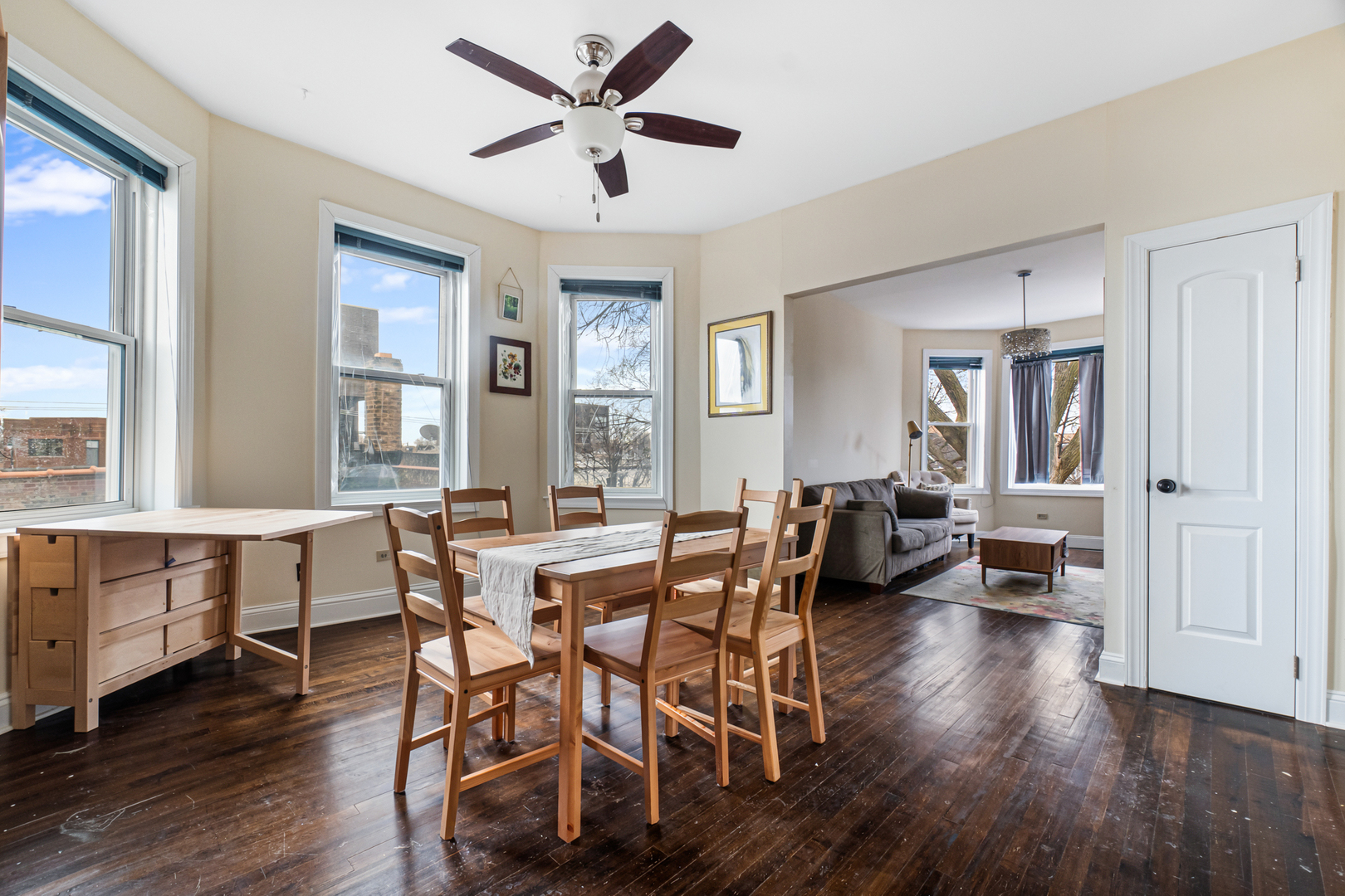 4021 N Whipple Street