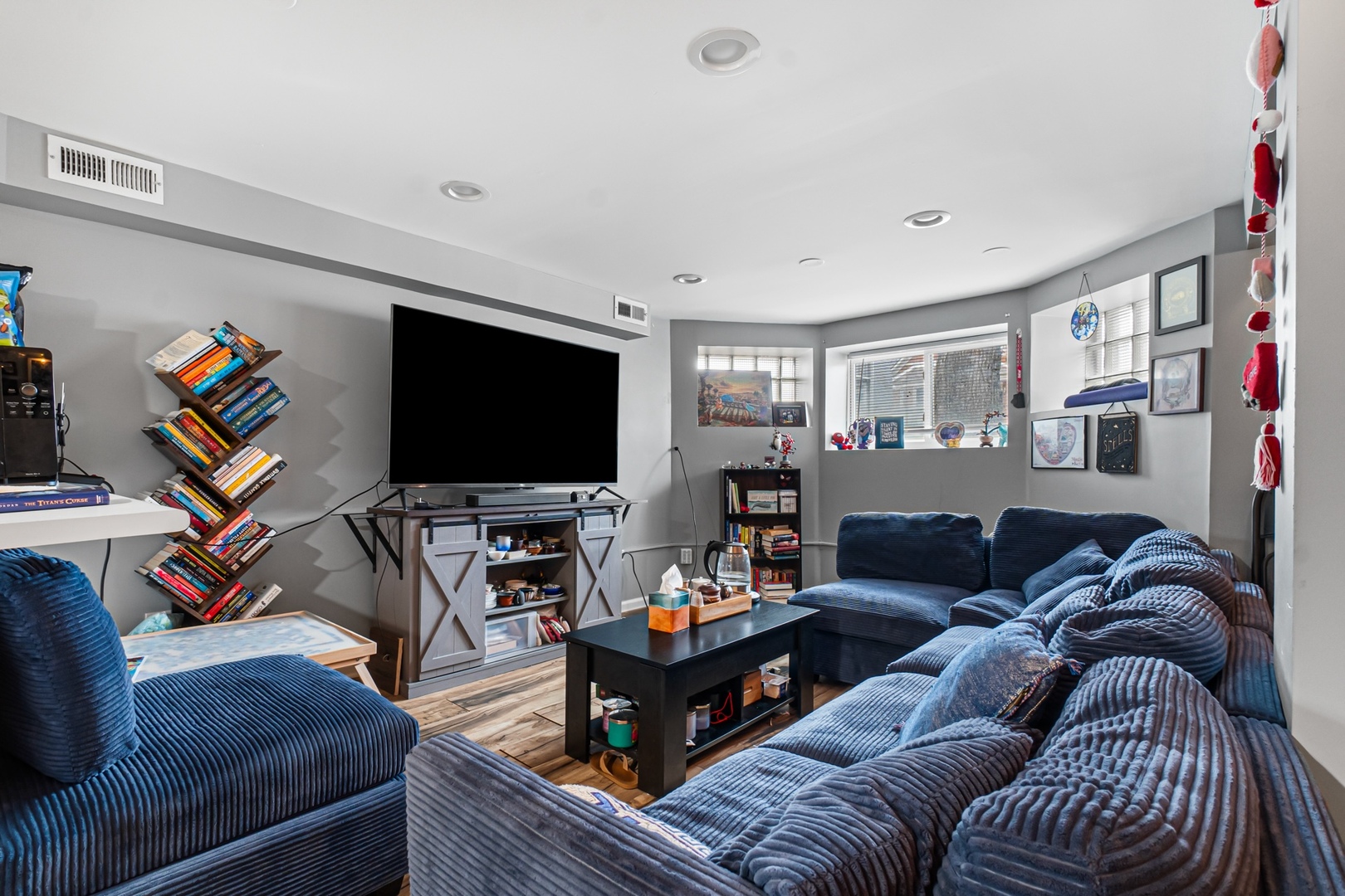 4021 N Whipple Street