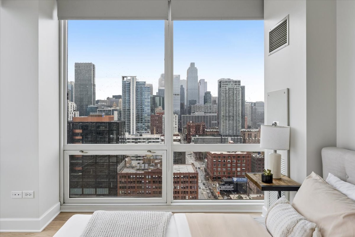 757 N Orleans Street Unit: 2206
