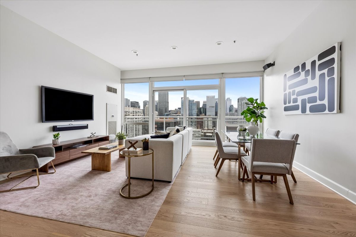 757 N Orleans Street Unit: 2206