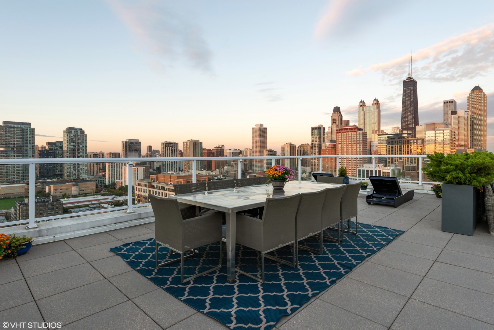 757 N Orleans Street Unit: 2206