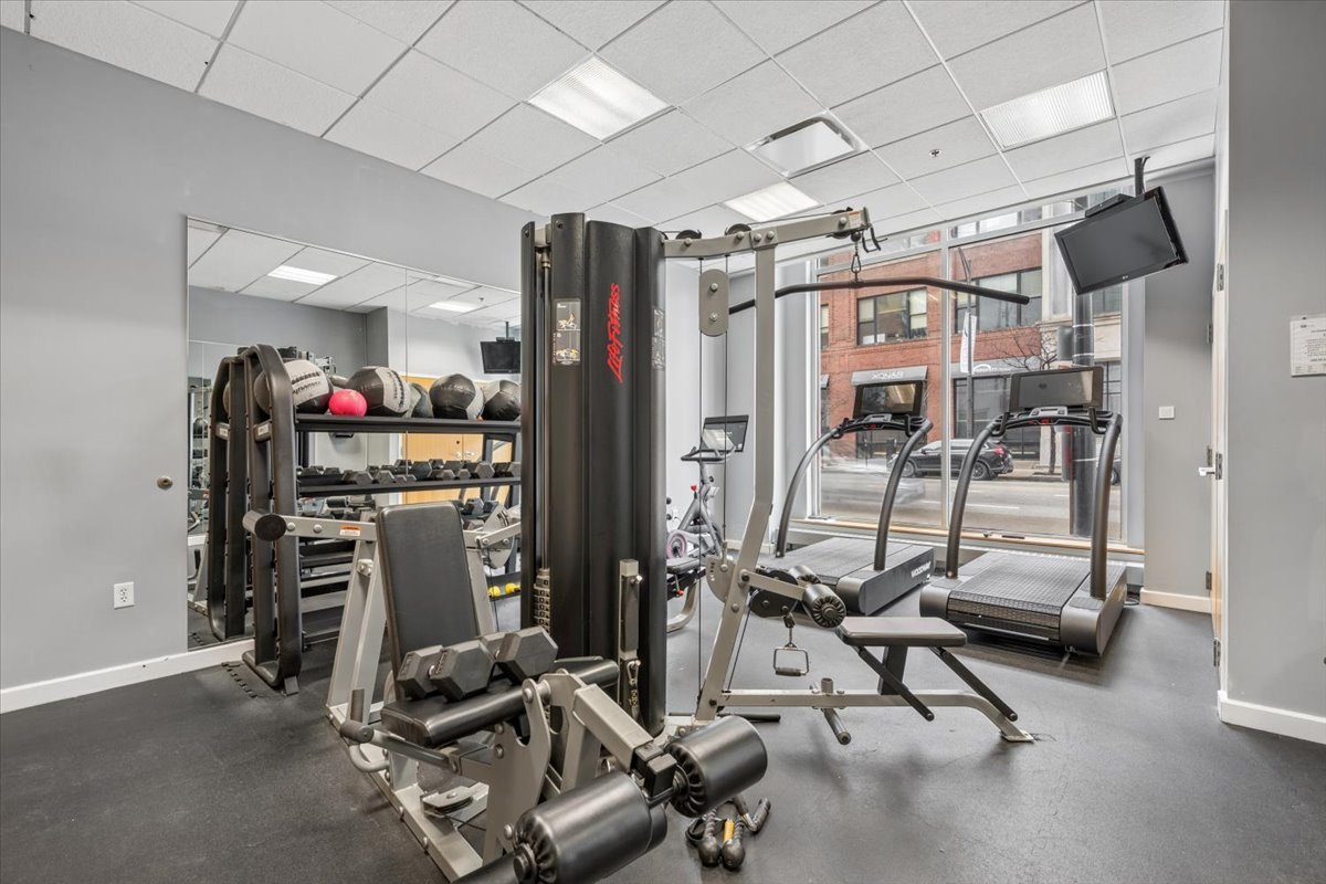 757 N Orleans Street Unit: 2206