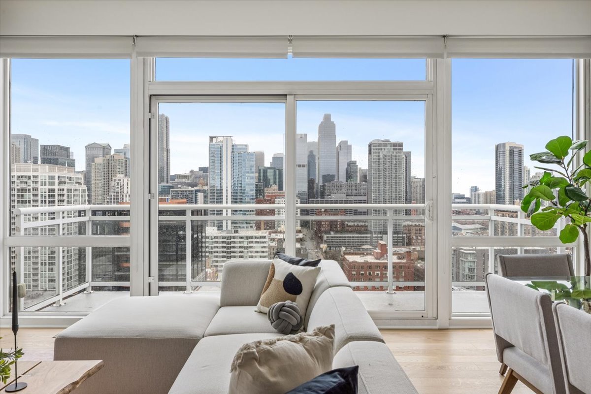 757 N Orleans Street Unit: 2206