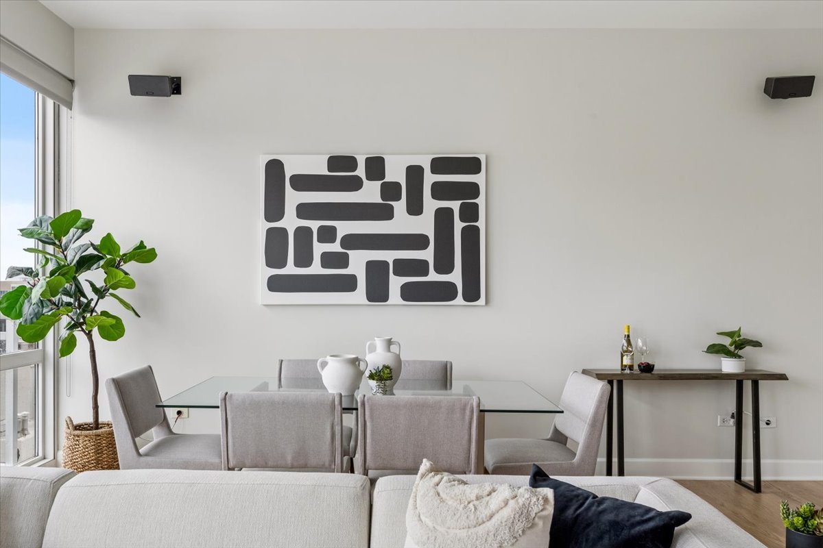 757 N Orleans Street Unit: 2206