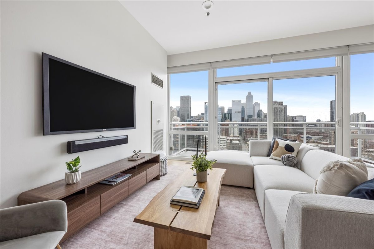 757 N Orleans Street Unit: 2206
