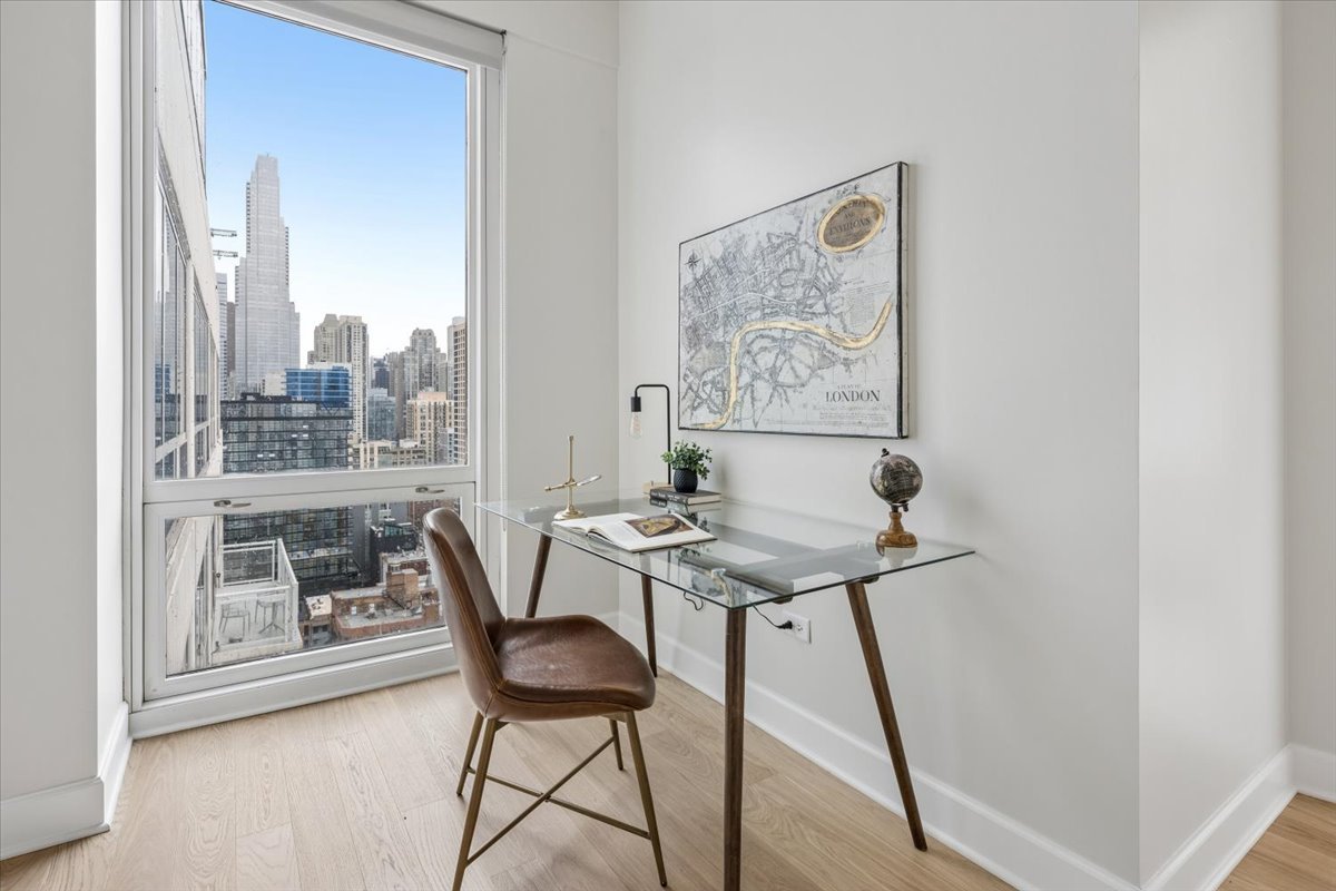757 N Orleans Street Unit: 2206