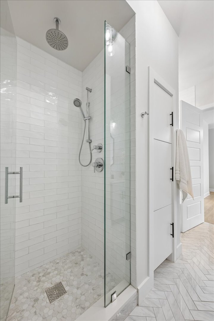 757 N Orleans Street Unit: 2206