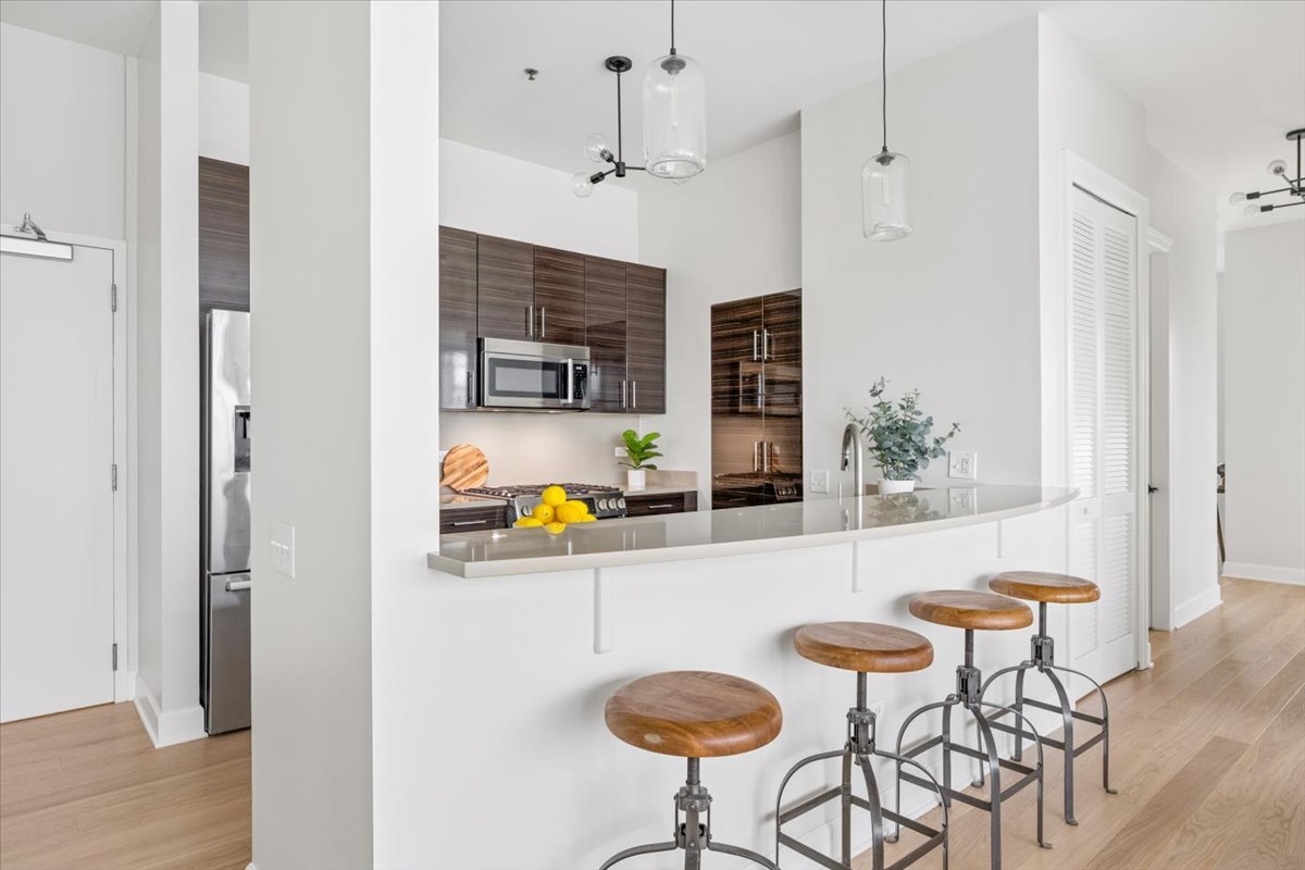 757 N Orleans Street Unit: 2206