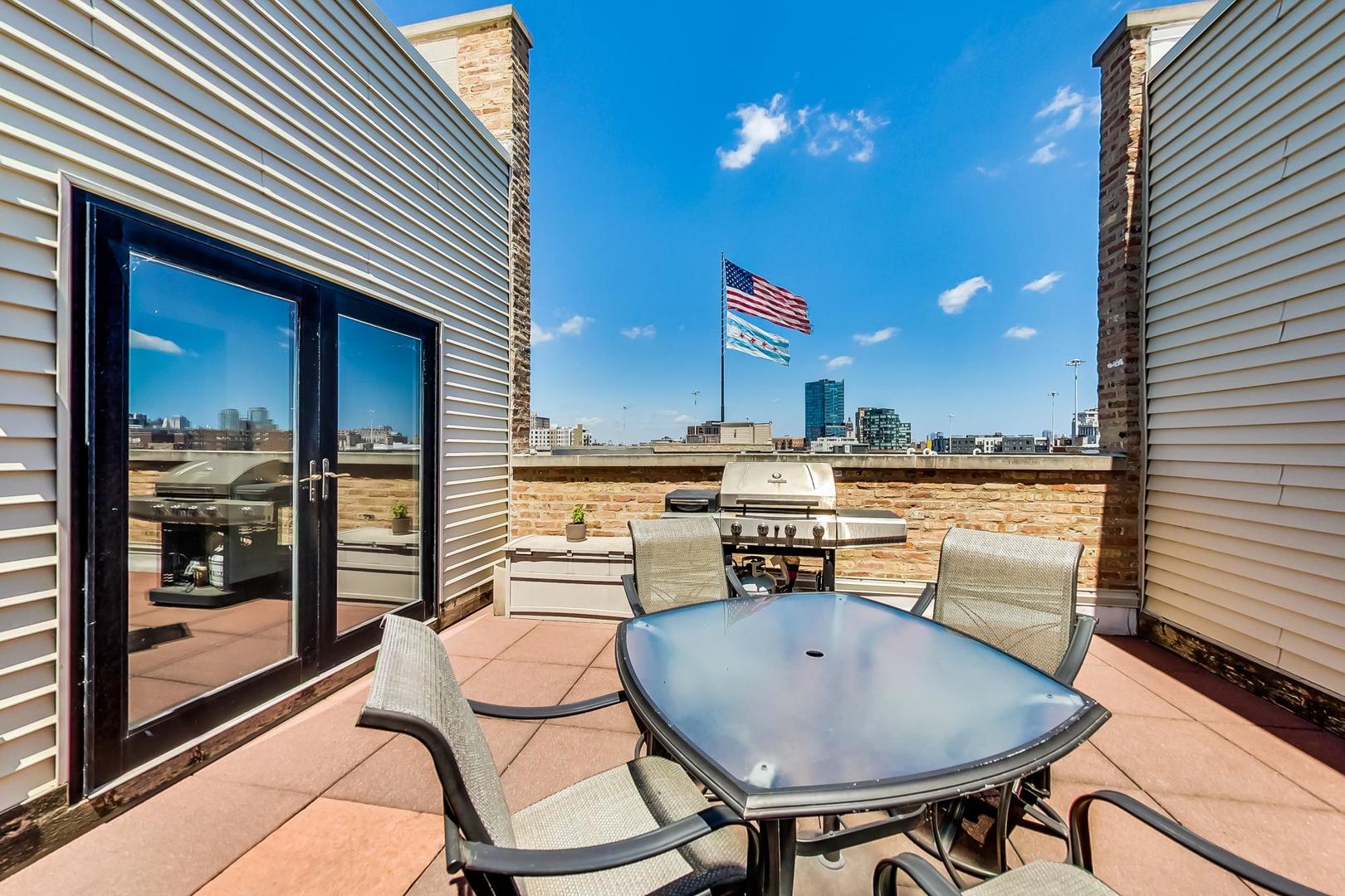1050 W Hubbard Street Unit: 1B