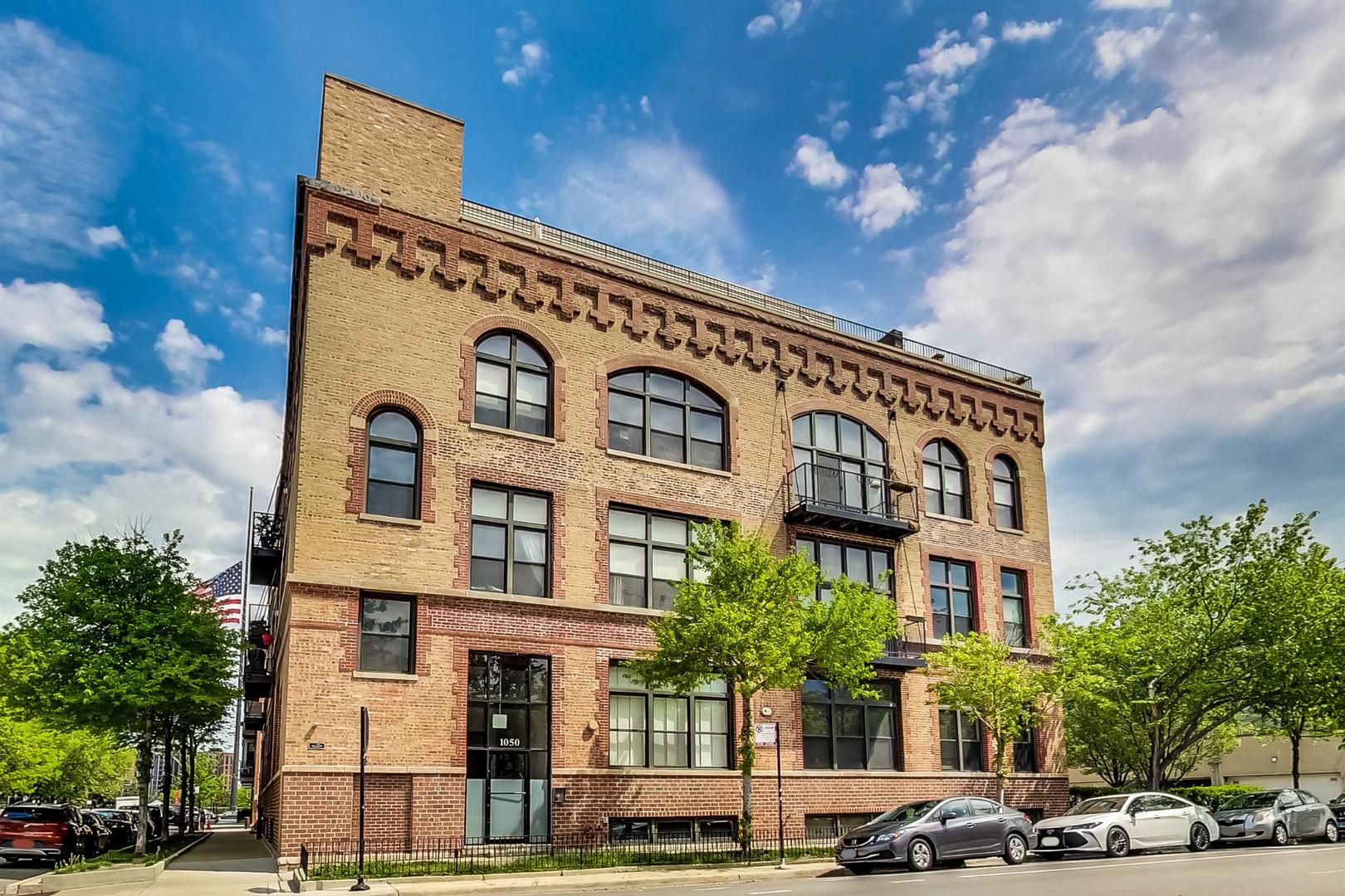 1050 W Hubbard Street Unit: 1B