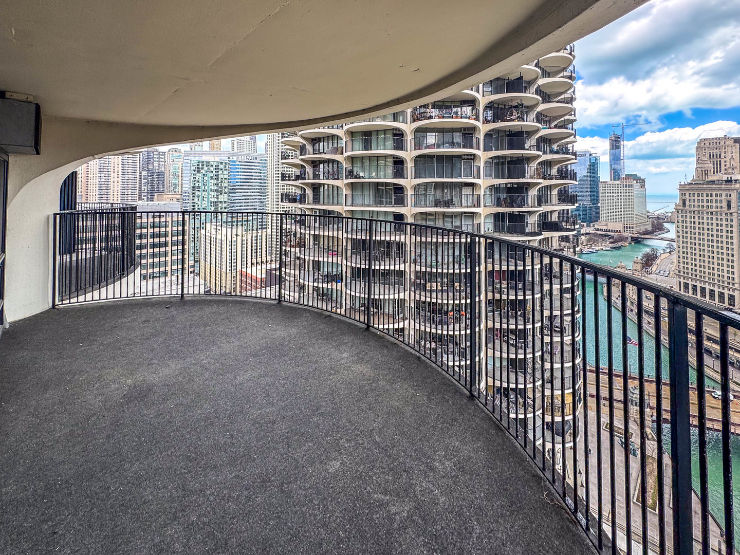 300 N STATE Street Unit: 3008