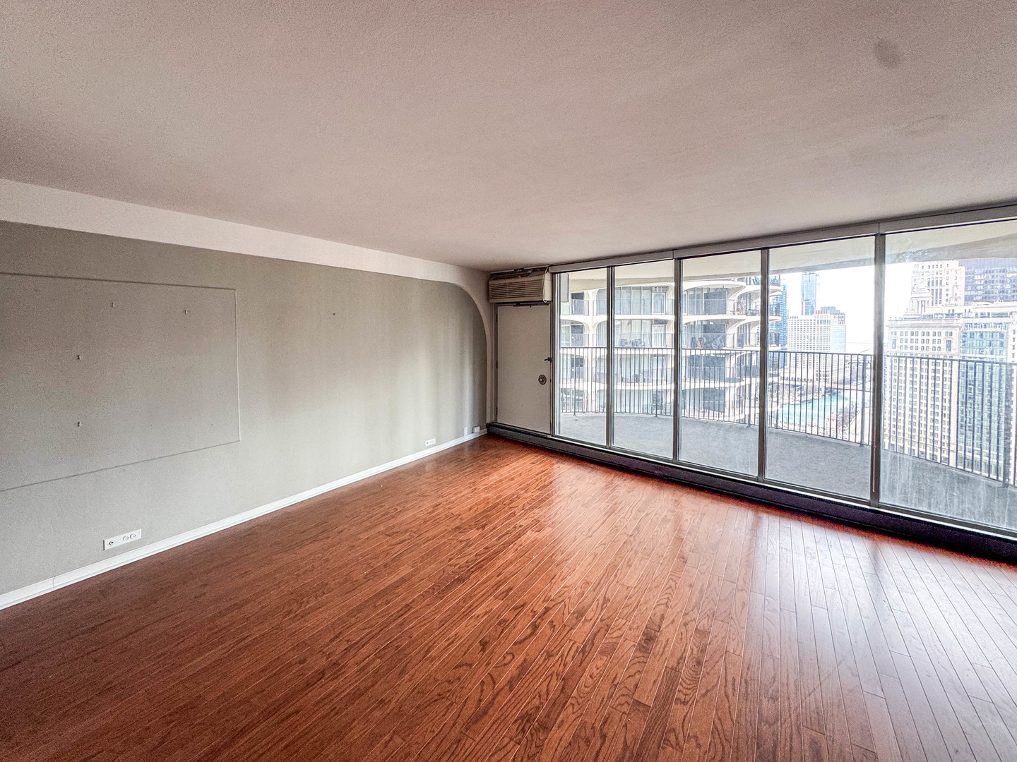 300 N STATE Street Unit: 3008