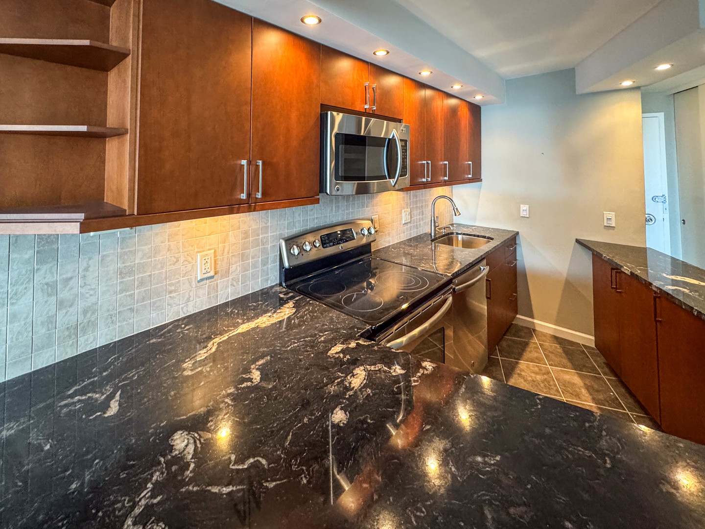 300 N STATE Street Unit: 3008
