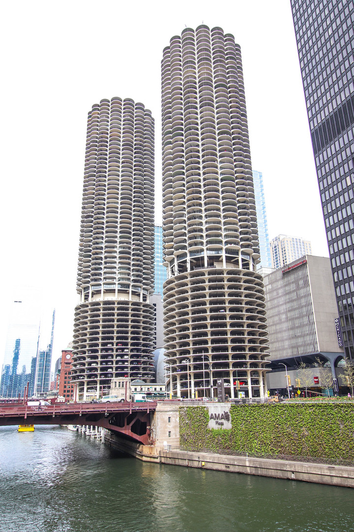 300 N STATE Street Unit: 3008
