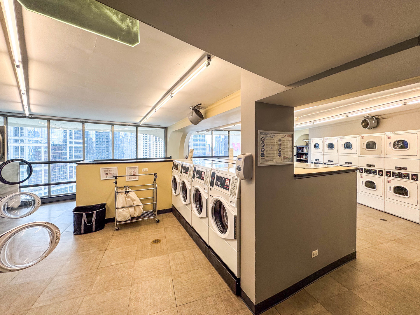 300 N STATE Street Unit: 3008