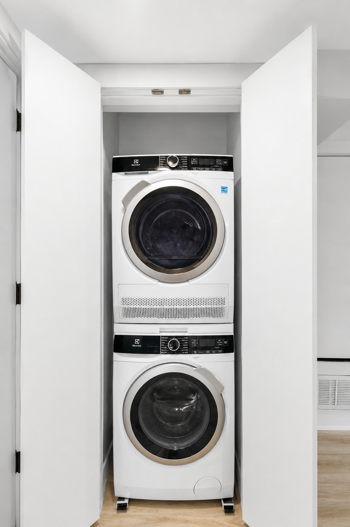 910 W Diversey Parkway Unit: F