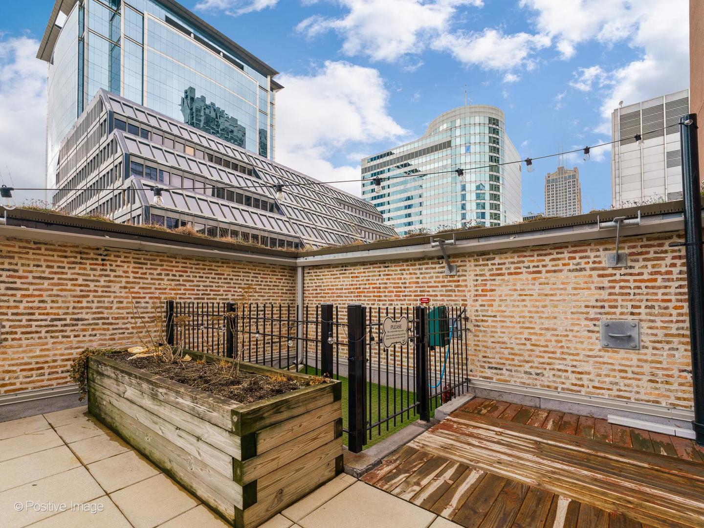 8 W Monroe Street Unit: 1408