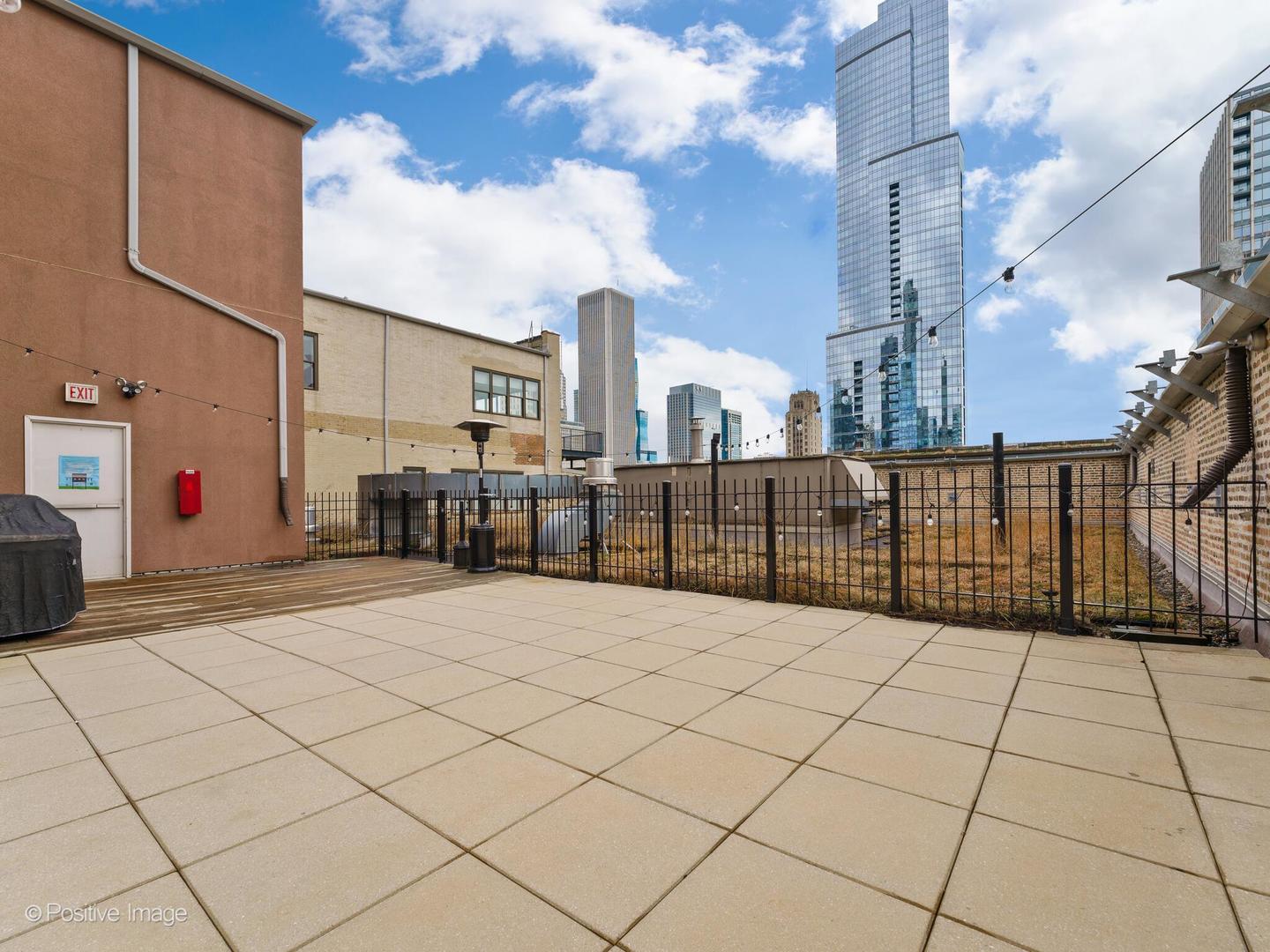 8 W Monroe Street Unit: 1408