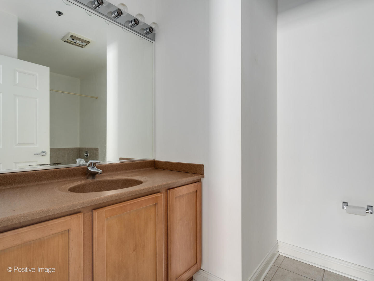 8 W Monroe Street Unit: 1408