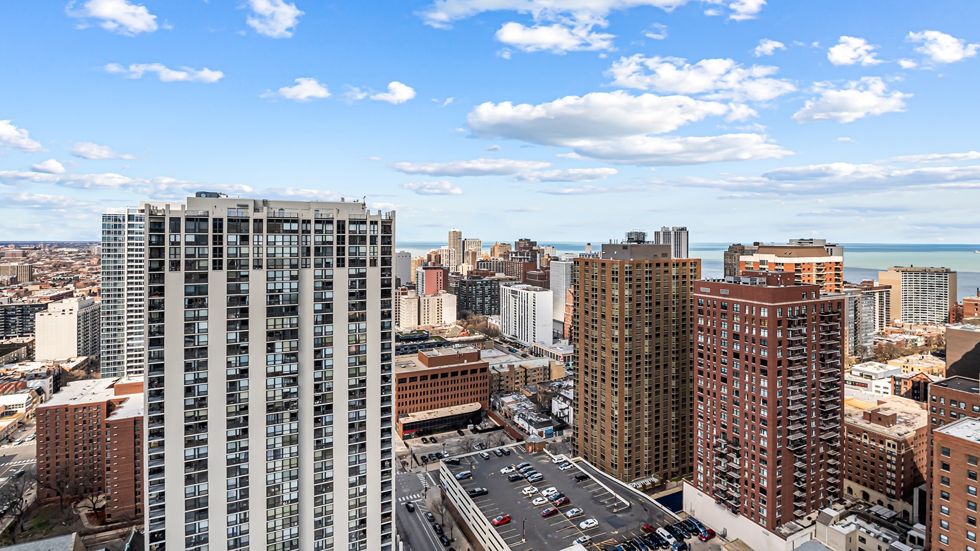 111 W Maple Street Unit: 3305