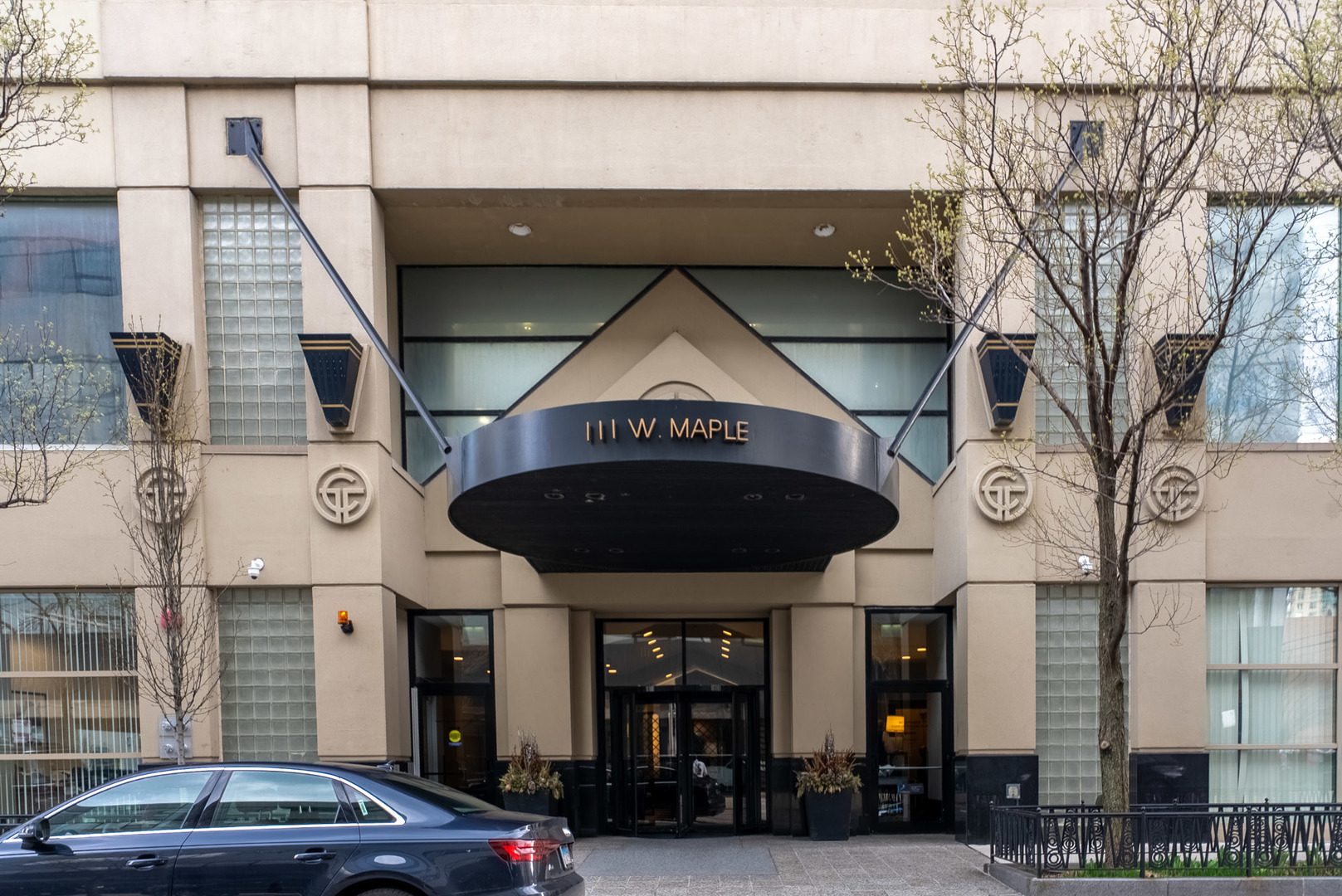 111 W Maple Street Unit: 3305