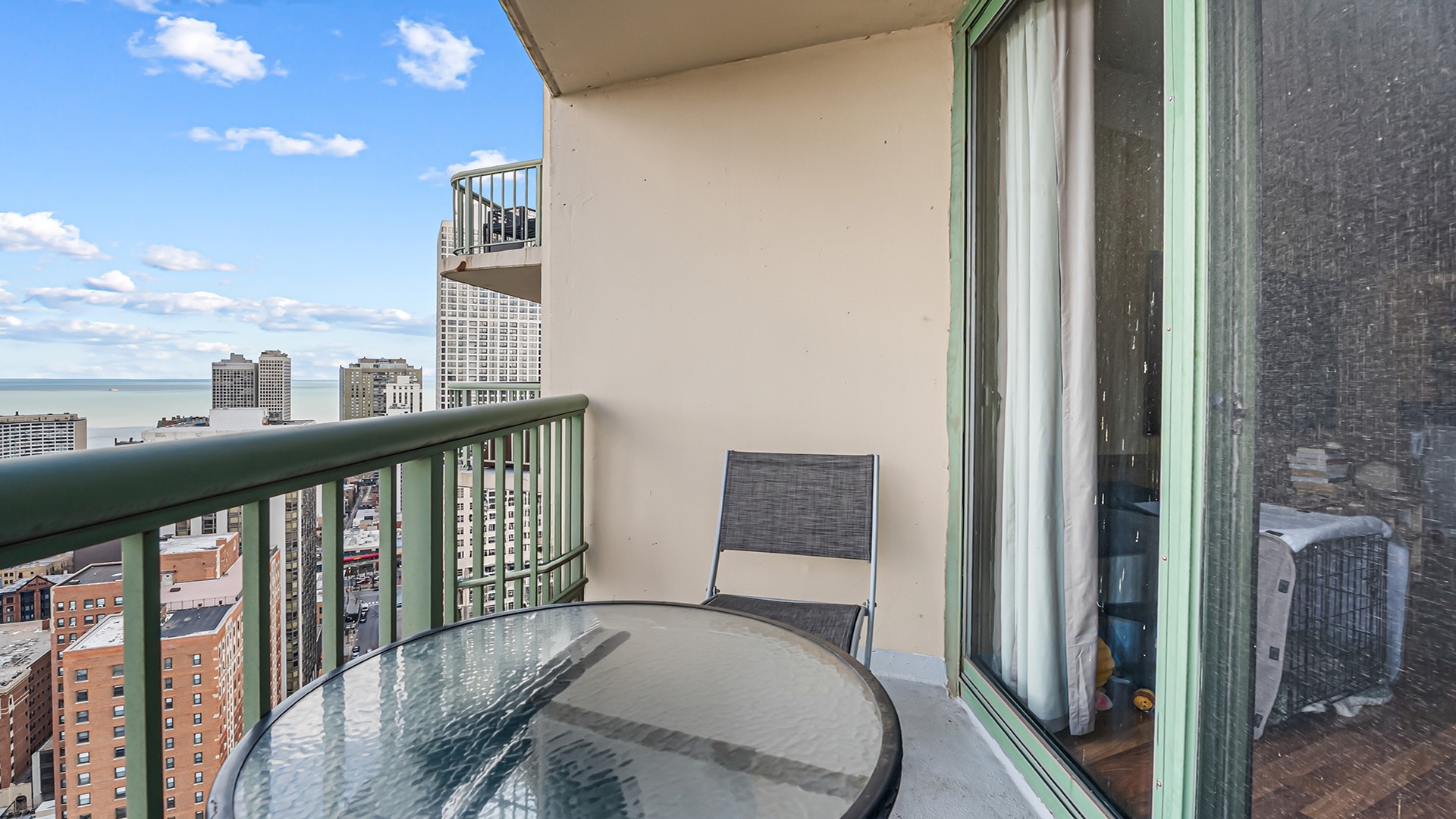 111 W Maple Street Unit: 3305