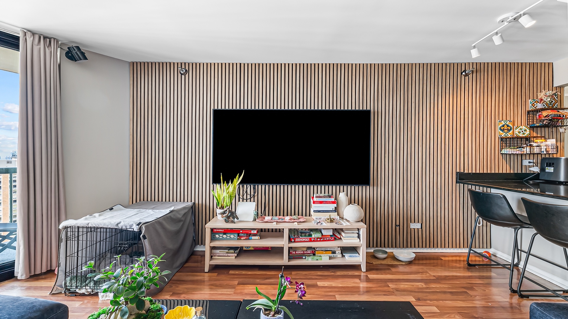 111 W Maple Street Unit: 3305