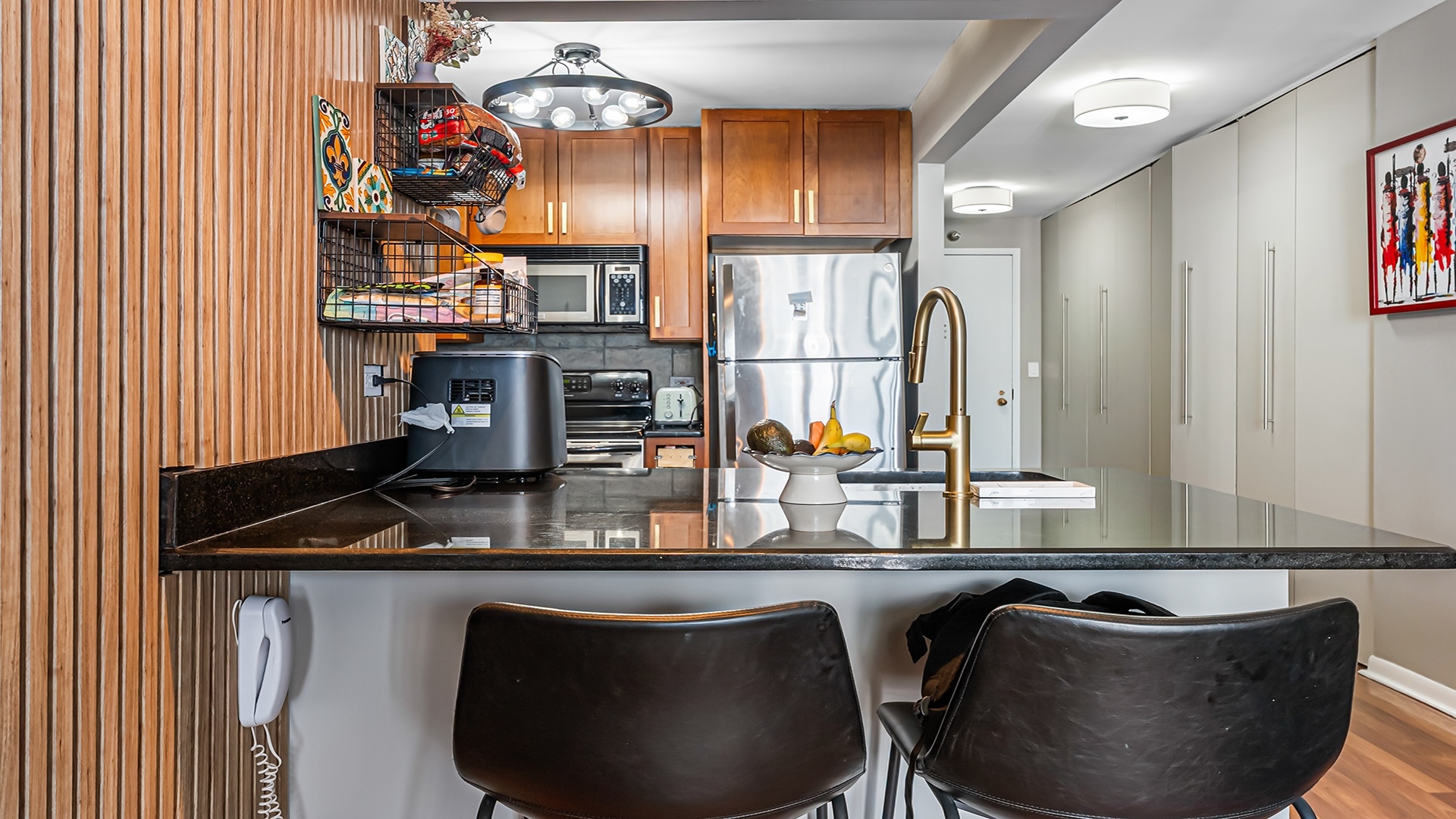 111 W Maple Street Unit: 3305