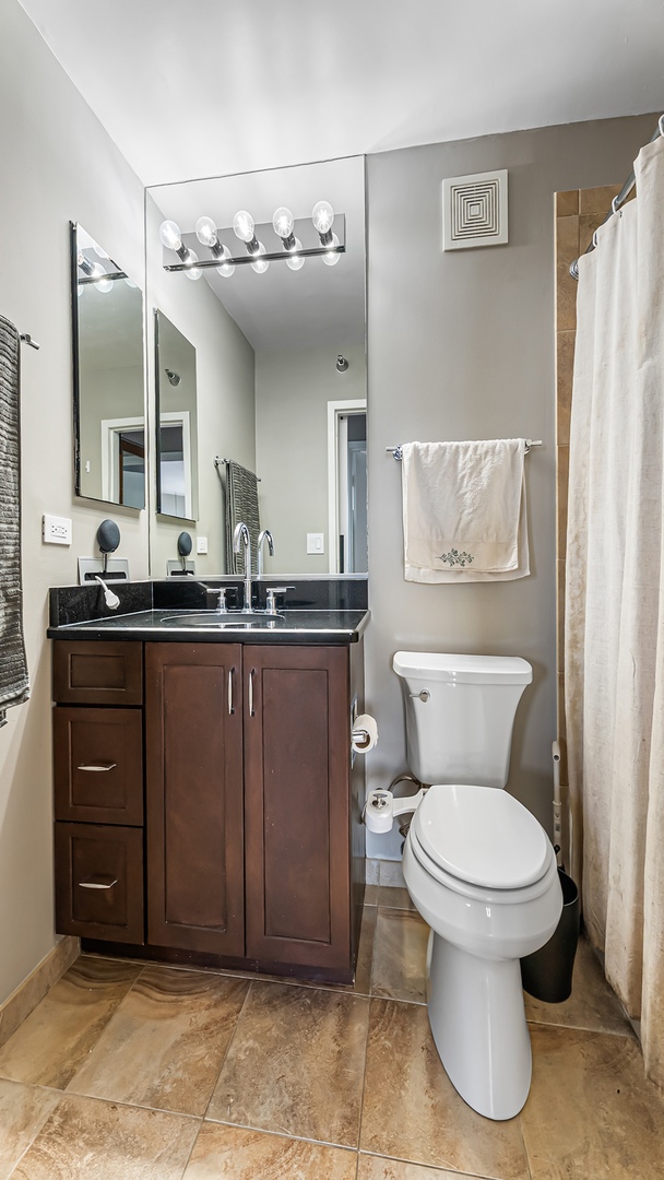 111 W Maple Street Unit: 3305