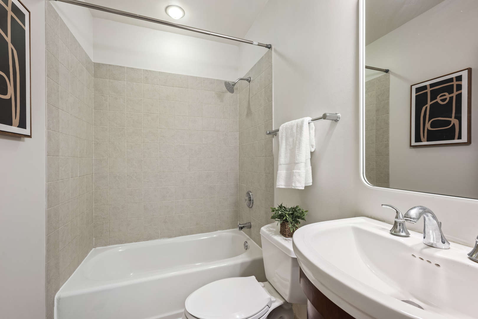 1236 W Cottage Place Unit: 1236