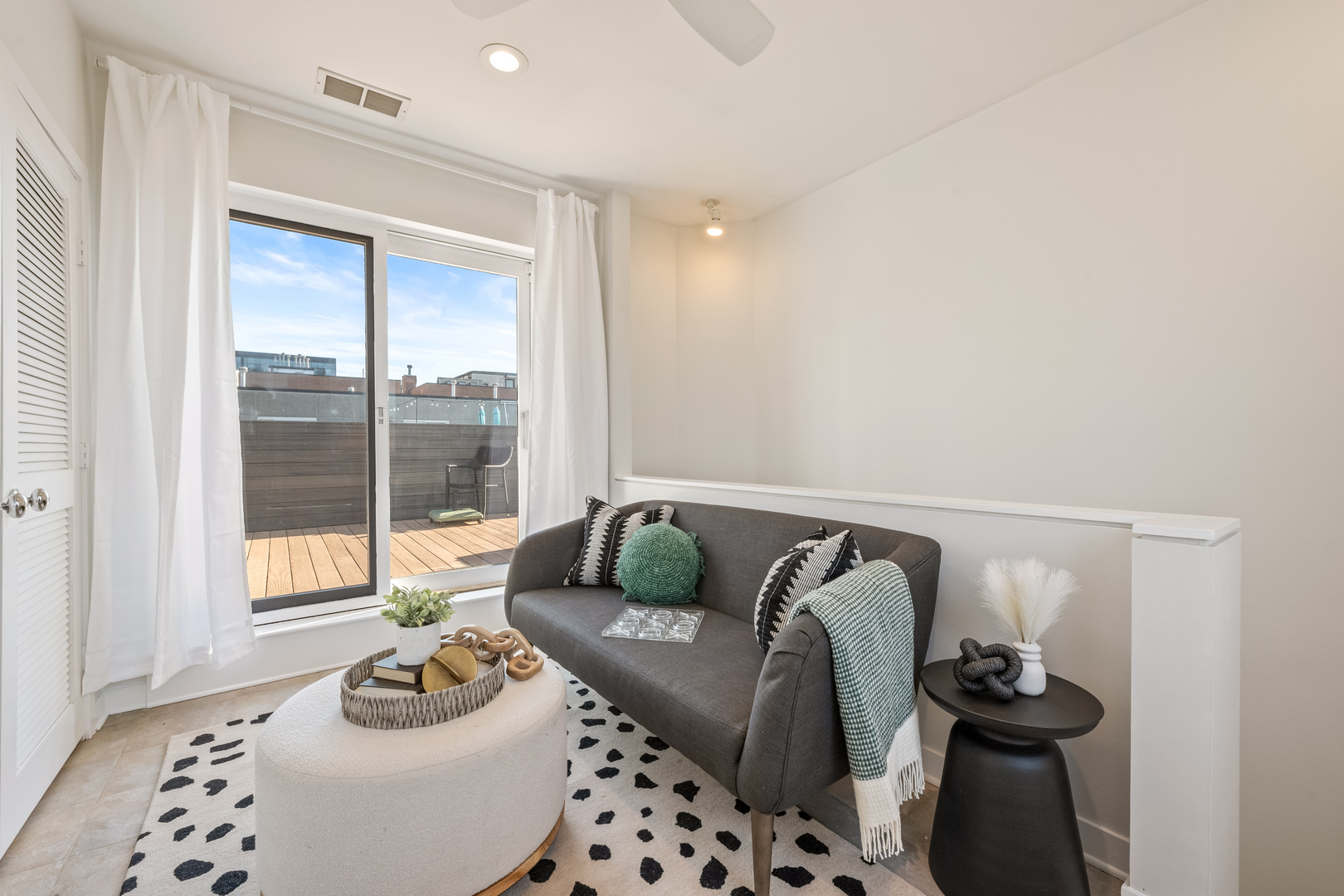 1236 W Cottage Place Unit: 1236