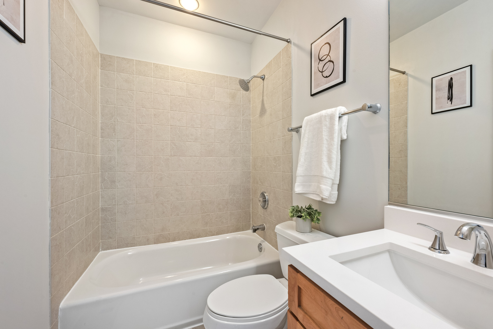 1236 W Cottage Place Unit: 1236