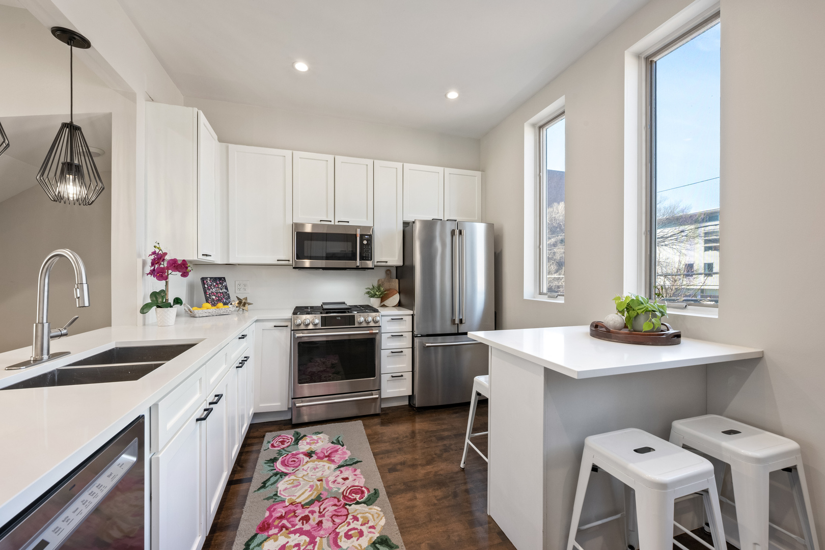 1236 W Cottage Place Unit: 1236