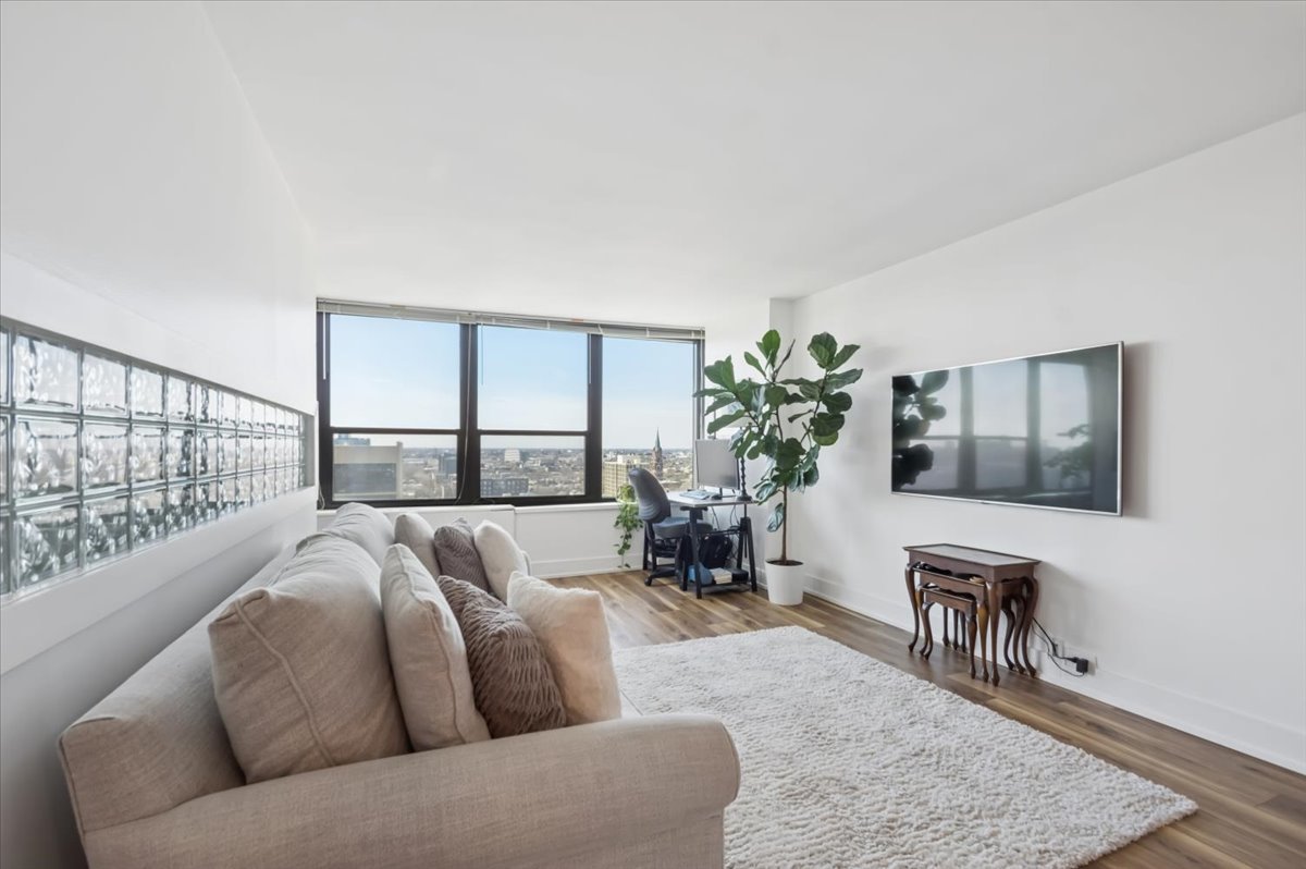 1560 N Sandburg Terrace Unit: 2207J