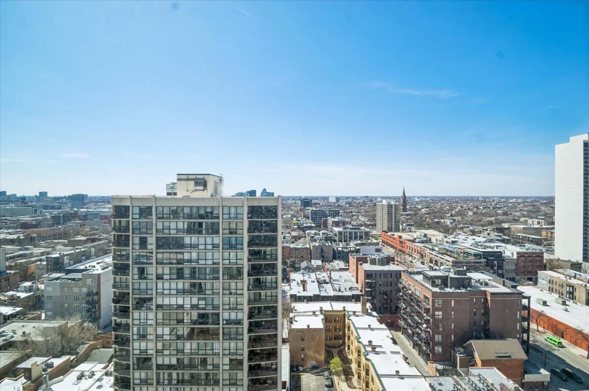 1560 N Sandburg Terrace Unit: 2207J