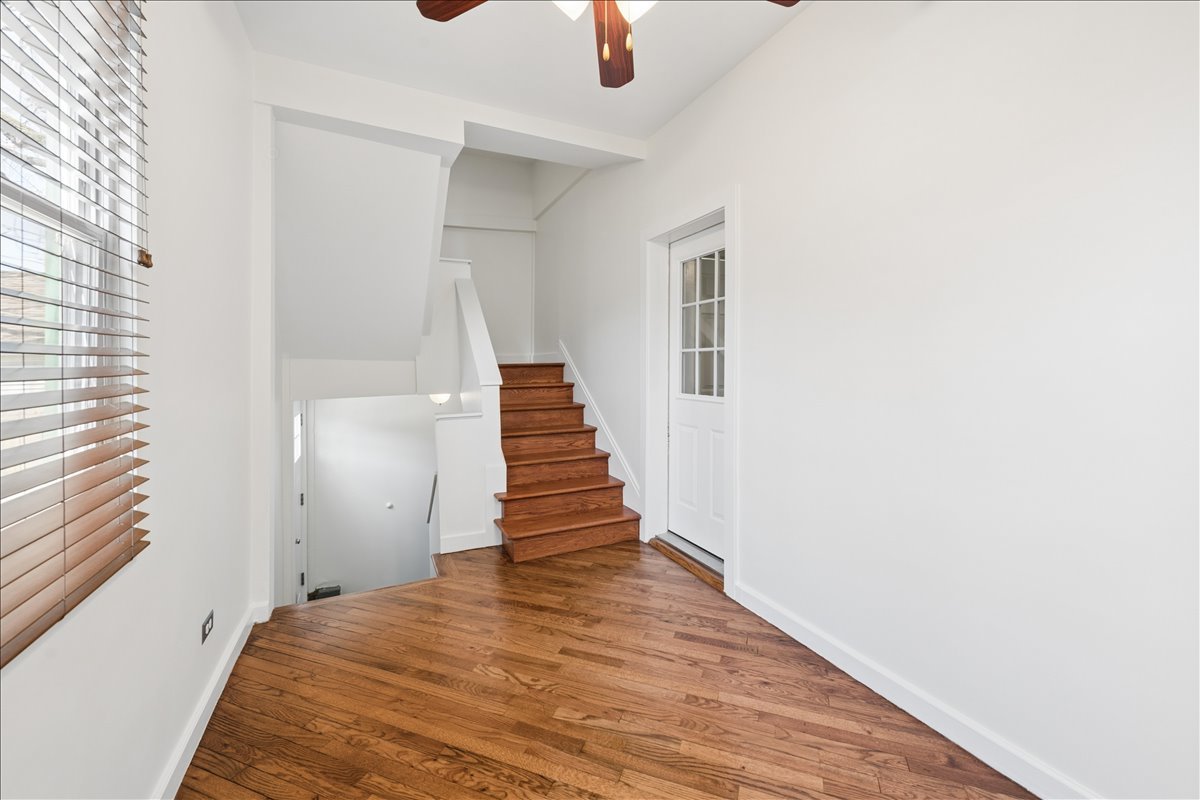 1930 N California Avenue