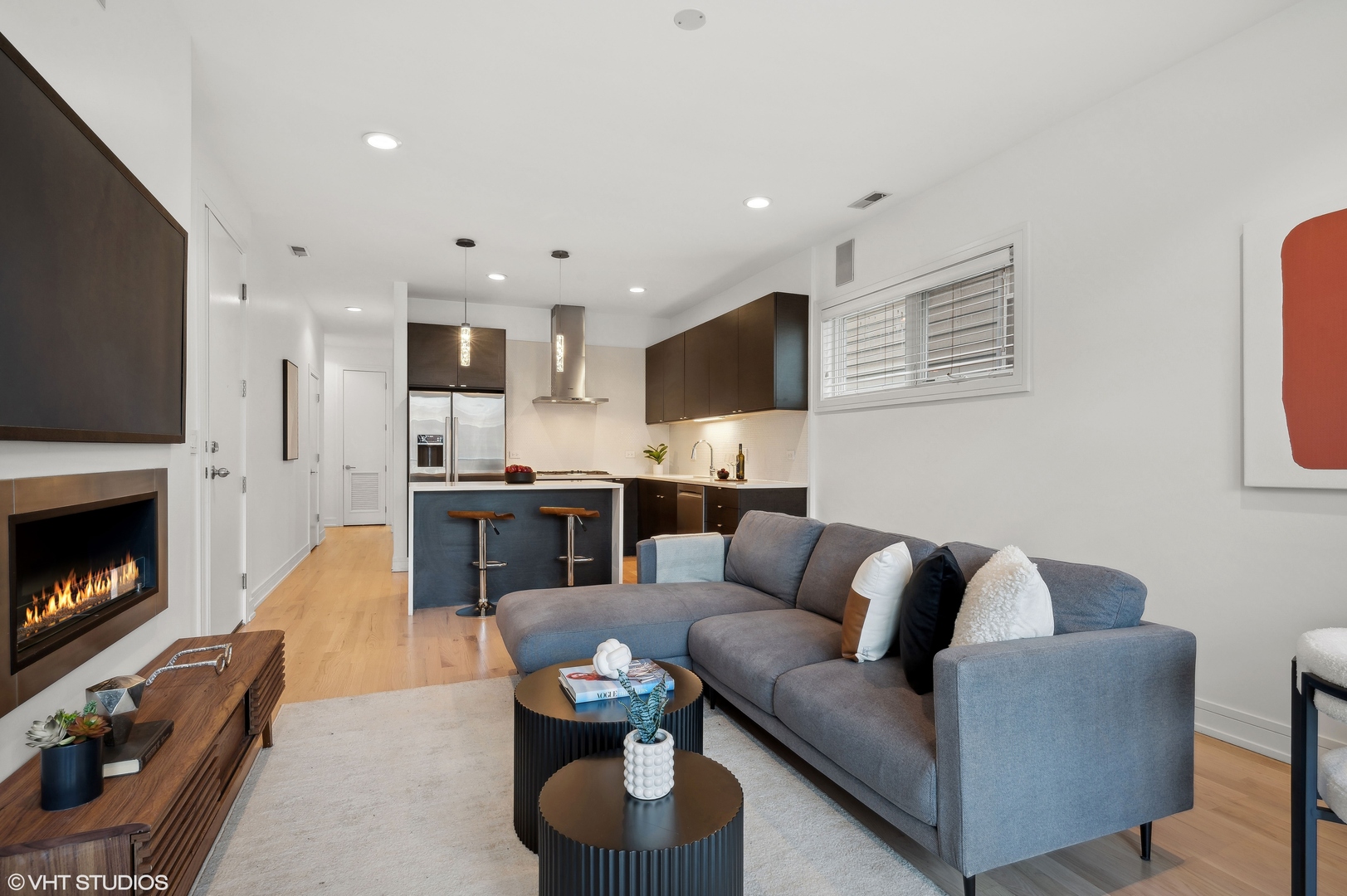1021 N Hermitage Avenue Unit: 2