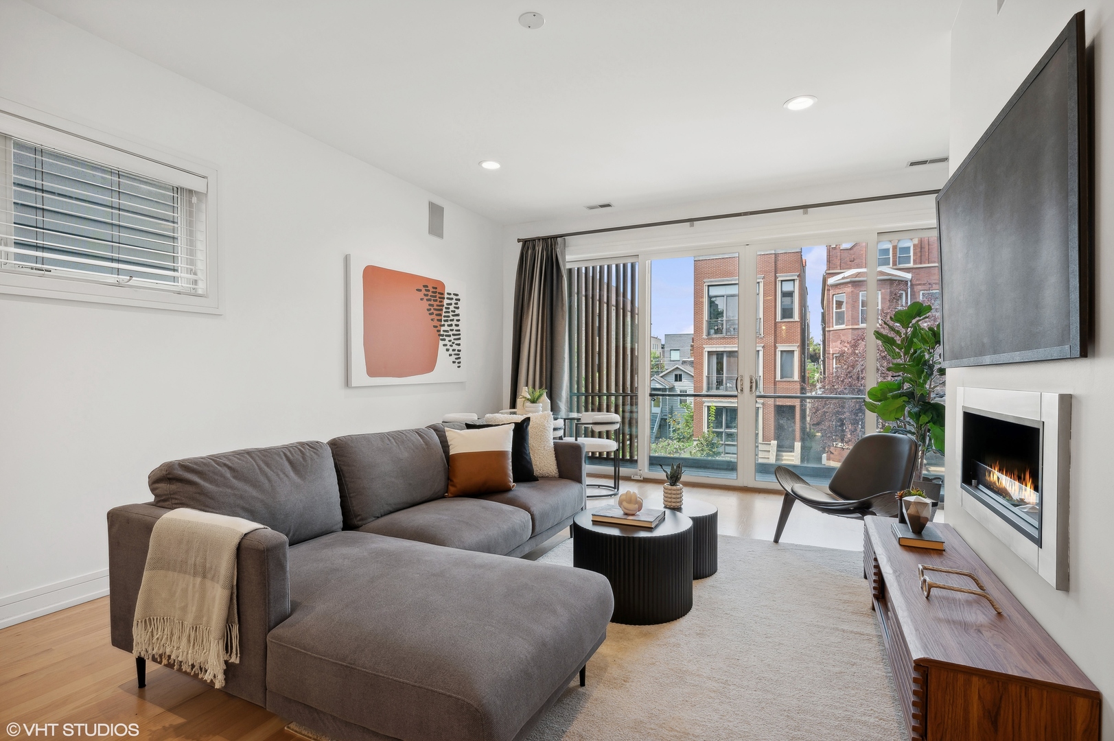 1021 N Hermitage Avenue Unit: 2