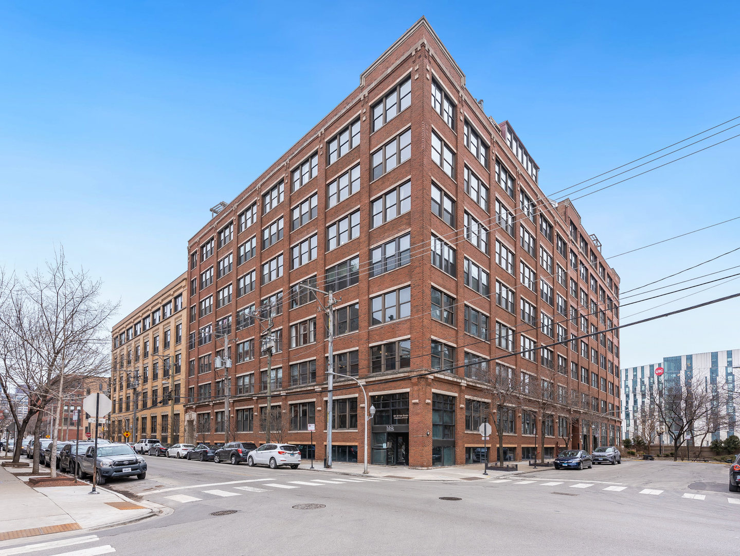 913 W Van Buren Street Unit: 3C