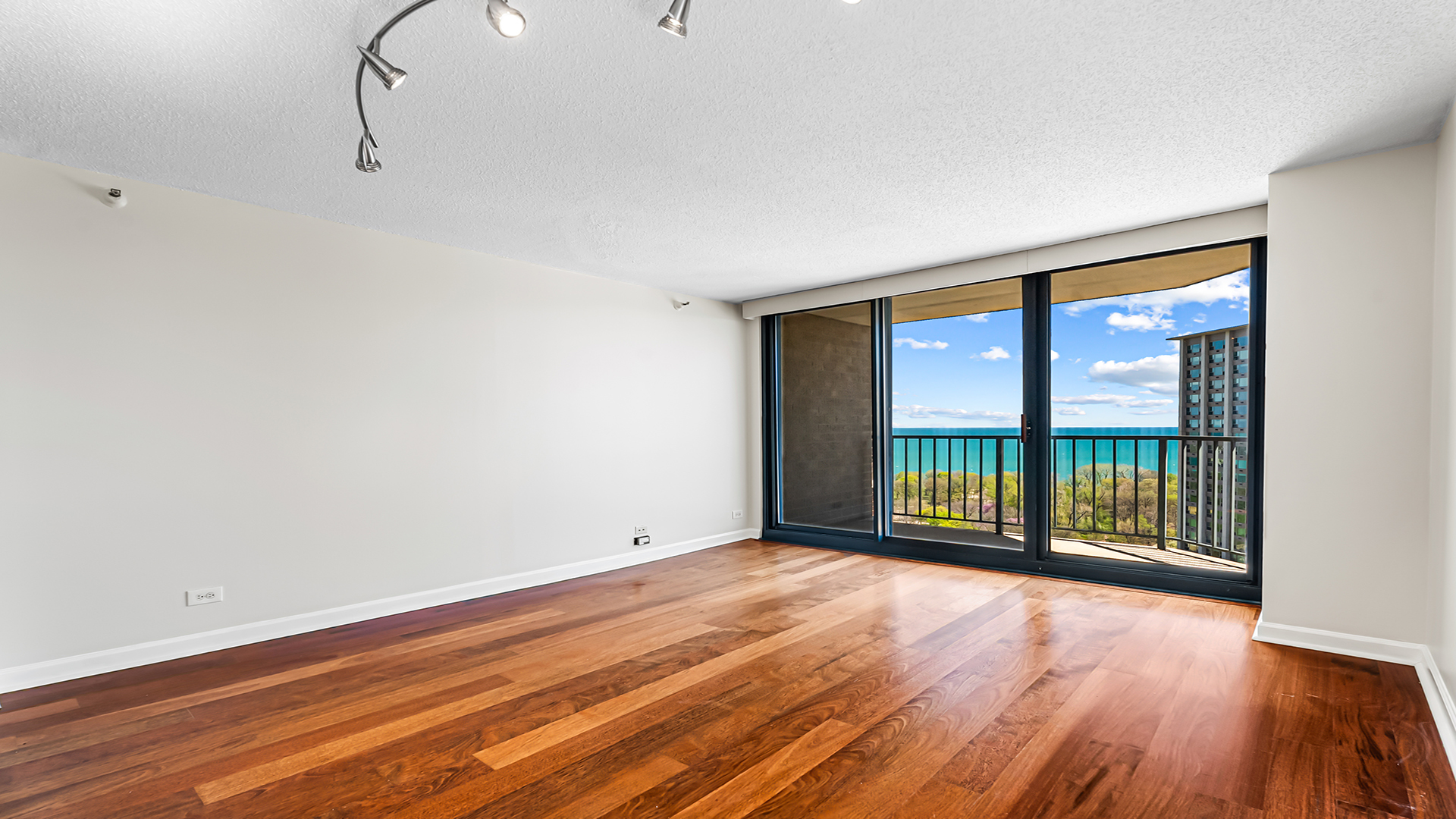 3660 N LAKE SHORE Drive Unit: 2203
