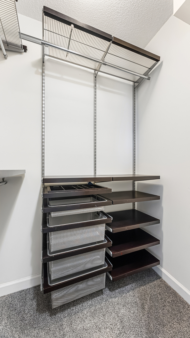 3660 N LAKE SHORE Drive Unit: 2203