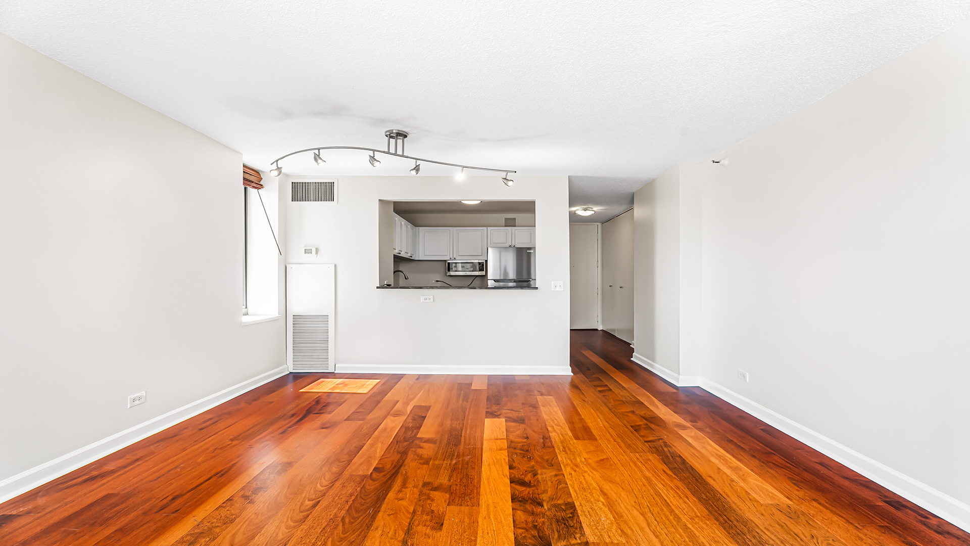 3660 N LAKE SHORE Drive Unit: 2203